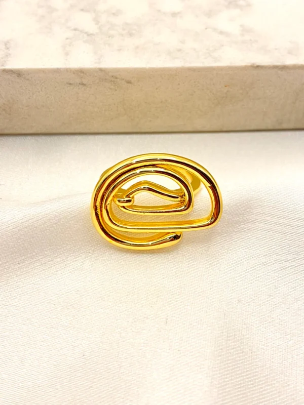 Anillo onda dorada